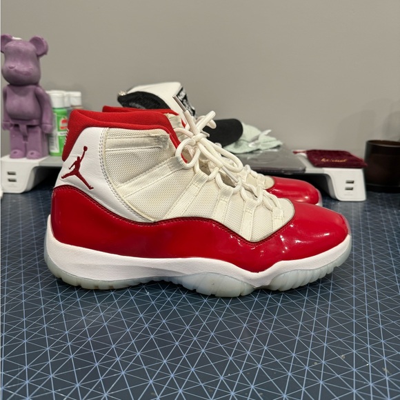 Jordan 11 Cherry - Picture 1 of 9